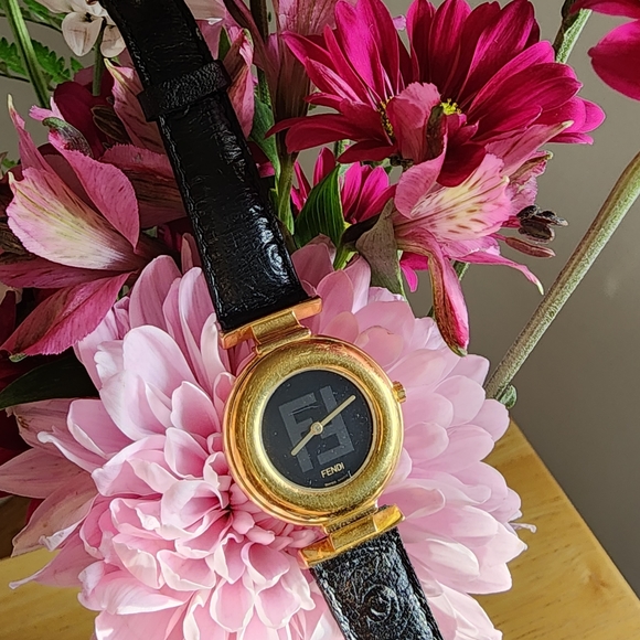 Fendi watch - Picture 2 of 16